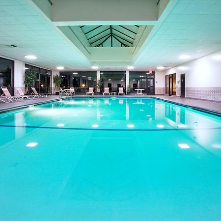 Holiday Inn Express Big Rapids By Ihg Eksteriør billede