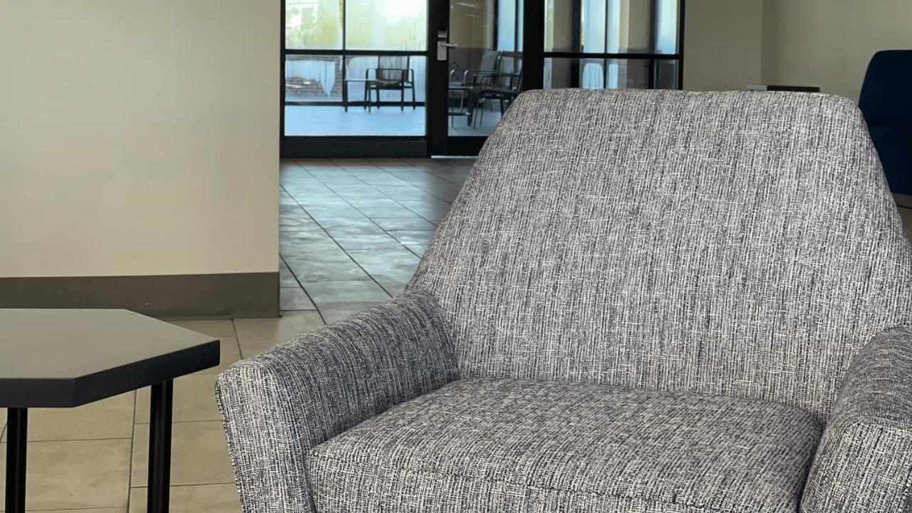 Holiday Inn Express Big Rapids By Ihg Eksteriør billede
