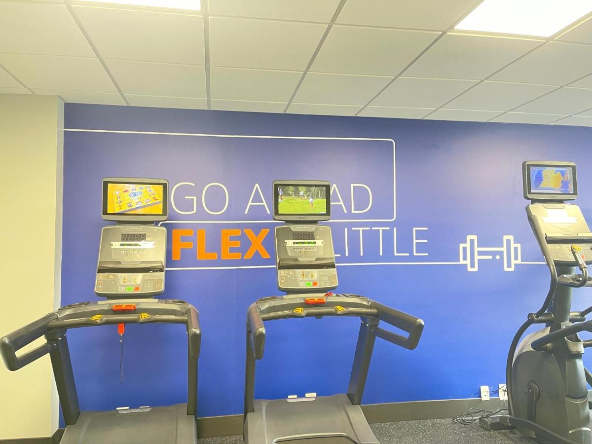 Holiday Inn Express Big Rapids By Ihg Eksteriør billede