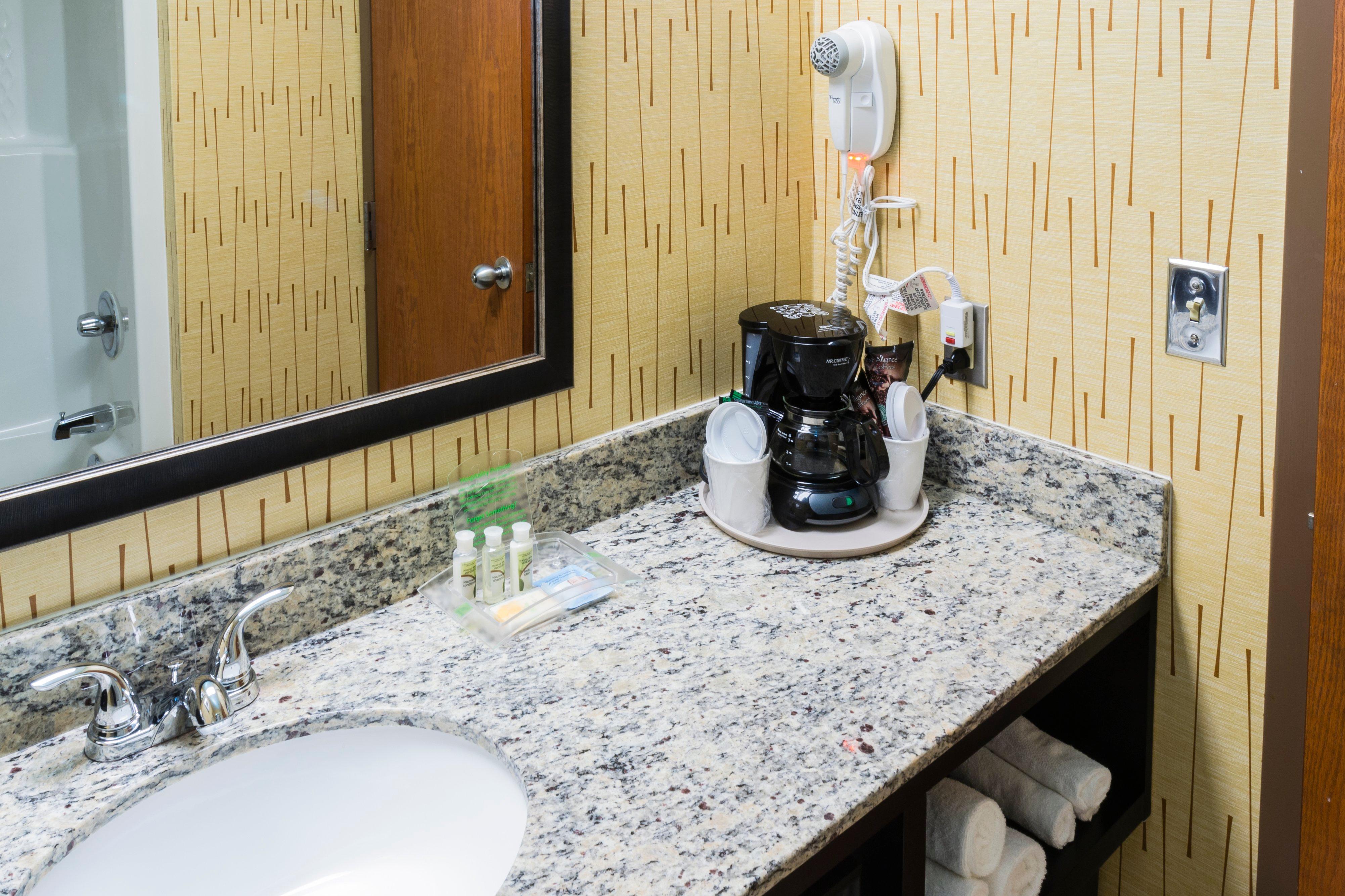 Holiday Inn Express Big Rapids By Ihg Eksteriør billede