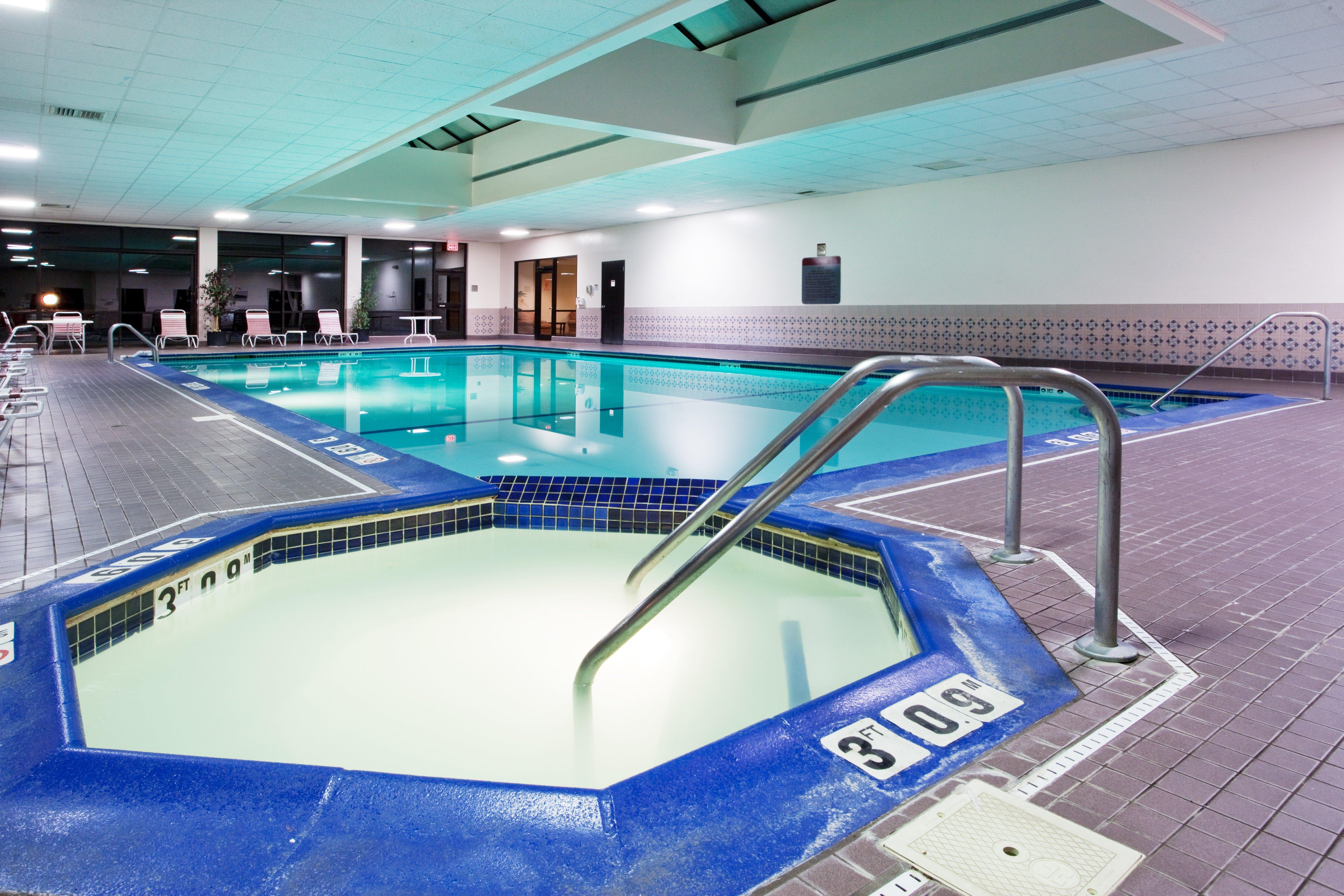 Holiday Inn Express Big Rapids By Ihg Eksteriør billede