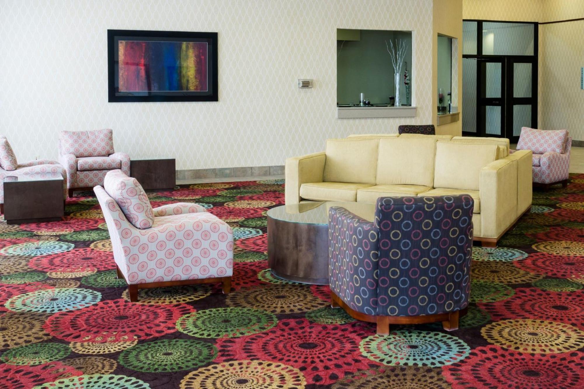 Holiday Inn Express Big Rapids By Ihg Eksteriør billede